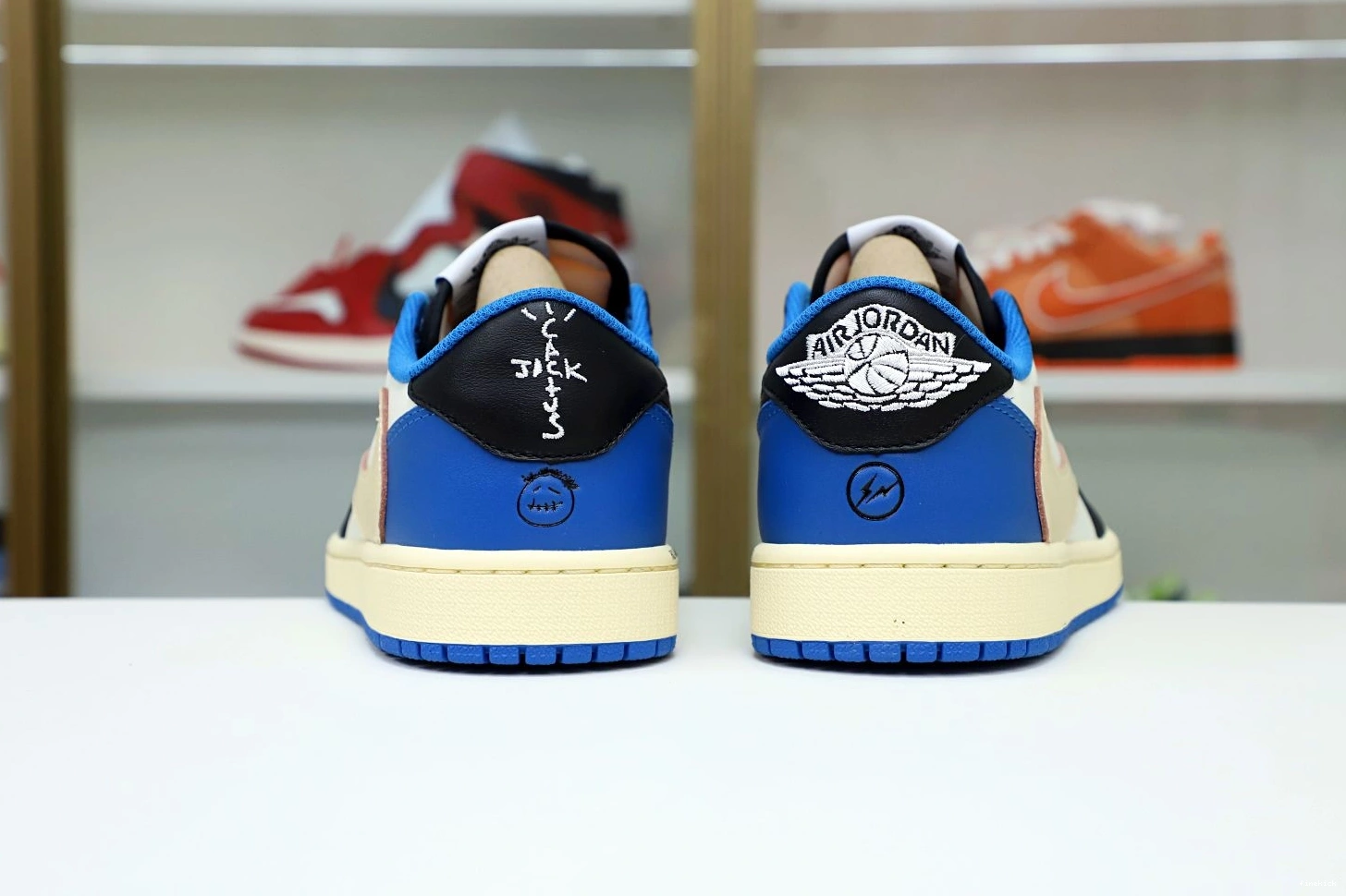 SCOTT 1 AIR FRAGMENT X JORDAN TRAVIS LOW DESIGN X 0311